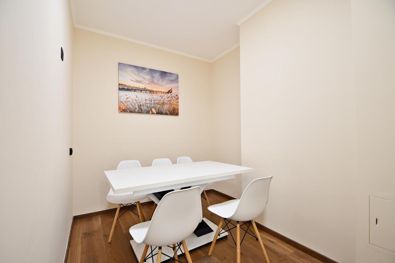 Wola Apartment Варшава Екстериор снимка