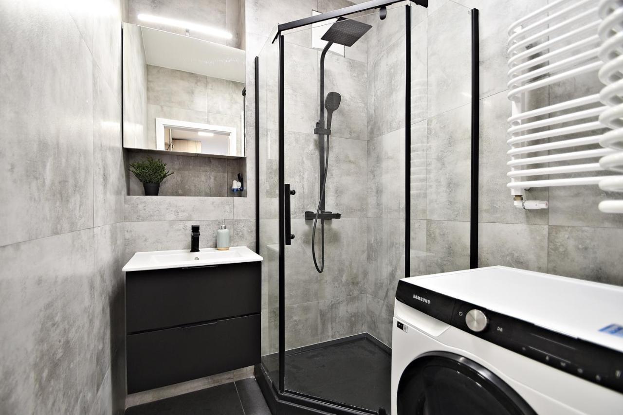 Wola Apartment Варшава Екстериор снимка