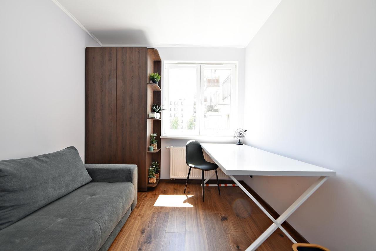 Wola Apartment Варшава Екстериор снимка